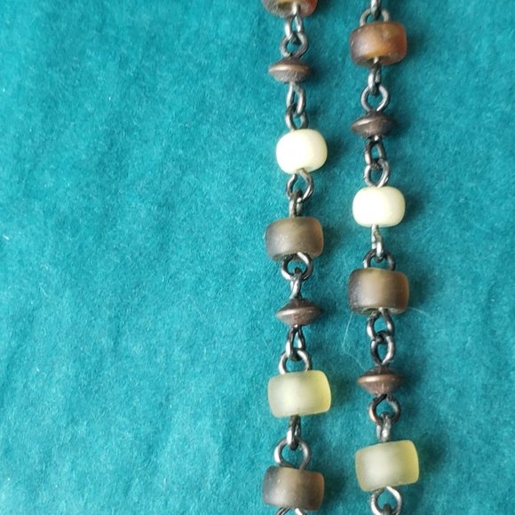 2/15$ Liz Claiborne chain and beads pendant - Picture 5 of 6